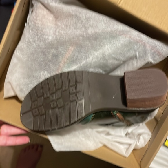 Leather ankle boots - Picture 2 of 4